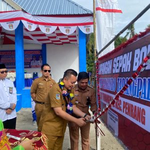 Pj Bupati Wajo Resmikan Lapangan Sepak Bola Tadangpalie Sekaligus Buka Pertandingan HUT RI ke-79