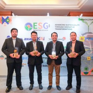 Semen Tonasa Raih Penghargaan di ESG Initiative Awards 2024, Dirut Asruddin Sabet Best CEO