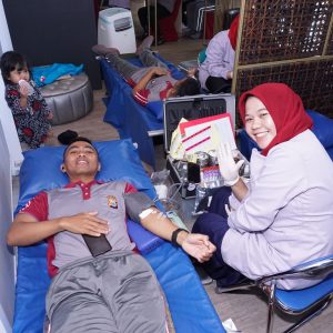 Donor Darah Jadi Rangkaian Anniversary Mercure Nexa Pettarani ke 5 Tahun