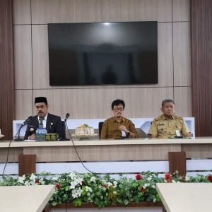 Pj Bupati Pinrang Gelar Rakor dengan Insan Pers dan LSM