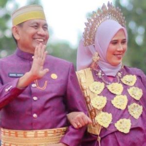 Sekwan Wajo dan Istri Juara Fashion Show