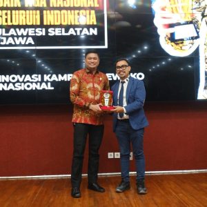 Dianggap Kepala Daerah yang Inovatif, Bupati Gowa Raih Penghargaan pada Kabar Award 2024