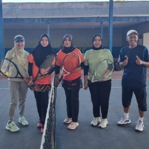 Gemar Tennis Lapangan, Ibu Kasdam XIV Hsn Silaturahim ke Takalar Tantang Kajari