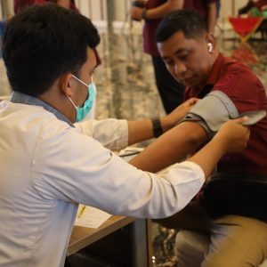 Peringati Hari Pengayoman Ke-79 Imigrasi Makassar Berpartisipasi dalam Kegiatan Donor Darah