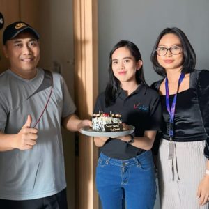 Vasaka Hotel Beri Ucapan Anniversary Direktur Harian Rakyat Sulsel