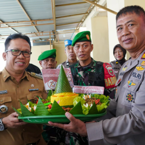 Camat Rappocini Bersama Jajaran Mengucapkan Selamat Hari Bhayangkara ke 78