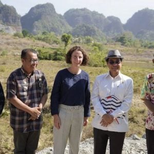 Rektor Unhas Bersama Menteri Pembangunan Inggris Kunjungi Jejak Alfred Wallace di Maros