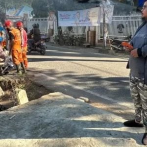 Camat Rappocini Ikuti Kegiatan Sabtu Bersih di Kelurahan Karunrung