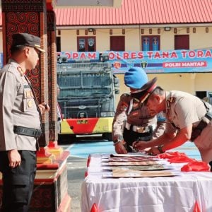 Enam Pejabat Lingkup Polres Tator Dimutasi