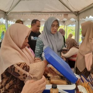 Pemkot Parepare Kembali Gelar Pasar Tani, Warga Antusias Berburu Produk  Segar