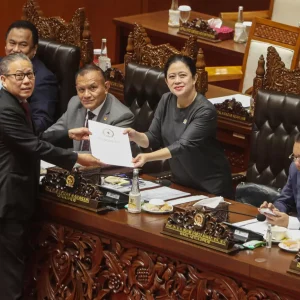 Puan Klaim DPR Periode 2019-2024 Berhasil Sahkan 225 RUU Menjadi Undang-Undang