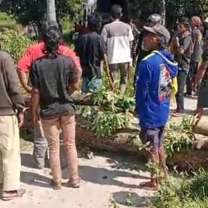 Warga Sampaga Blokade Jalan Tolak Tambang Pasir, Camat Sampaga Sesali Tindakan Warganya