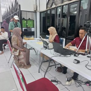 Kanim Khusus Makassar Buka Layanan Eazy Paspor di Halaman Masjid Al-Markaz