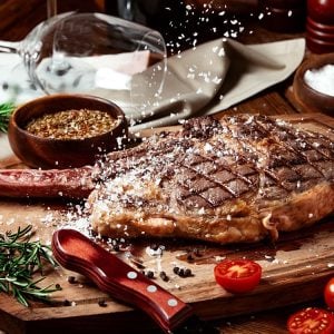 Hotel Harper Perintis Makassar Hadirkan”Mukbang Steak” untuk Pengalaman Kuliner Tak Terlupakan