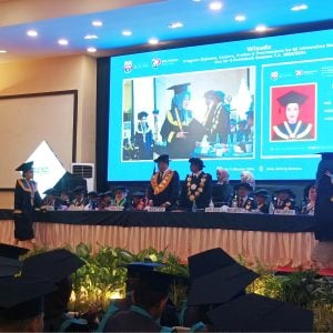 Wisuda 1.015, Rektor Unibos Ajak Ikuti Revolusi Industri