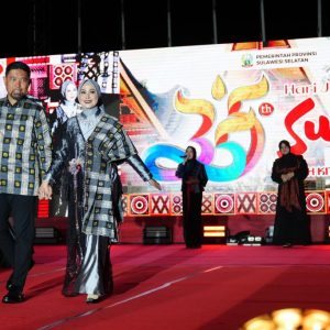 HUT 355 Sulsel, Pjs Walkot Makassar Meriahkan Fashion Show