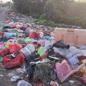 Warga Simboro Keluhkan Bau Busuk Sampah di Jl Martadinata 