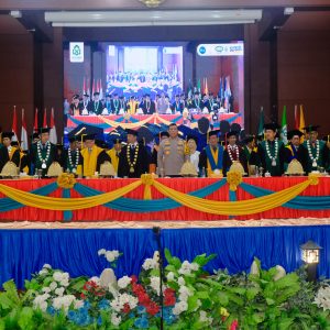 Kapolda Sulsel Beri  Orasi Ilmiah pada Acara Wisuda Di UIN Alauddin Makassar