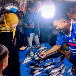 Erat Bersalam Blusukan di Pasar Labukkang, Pedagang Kenang Sejarah Bersama Taufan Pawe