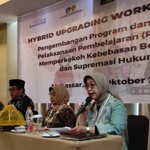 Direktur Diseminasi dan Penguatan HAM Buka Upgrading Workshop LKLB di Makassar