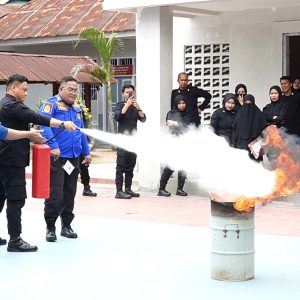 Rutan Pangkep Gelar Sosialisasi dan Simulasi Kebakaran