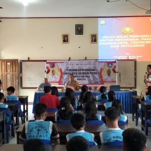 Polres Tator Bahas Revolusi Metal di SMP Kristen Makale