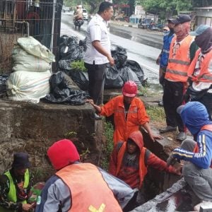 Musim Hujan, Pemkot Parepare Gerak Cepat Bersihkan Saluran Drainase