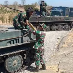 Tank Amfibi Korps Marinir Sukses Uji Tembak Amunisi HESH-T