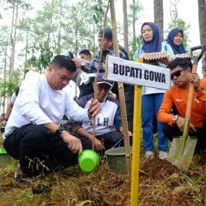 Jelang HJG Ke-704, Pemkab Gowa Tanam Pohon di Lahan Kritis 