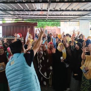 Erat Bersalam Perkenalkan Program Bantuan UMKM dan Kepedulian Terhadap ASN Saat Blusukan di Bukit Harapan