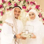 Zumi Zola dan Putri Zulhas Menikah di Madinah