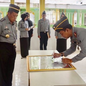 Kadiv Keimigrasian Kemenkumham Sulsel Pimpin Apel Pencanangan Zona Integritas di Lapas Maros