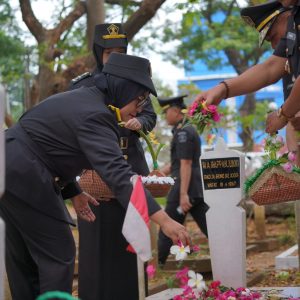 Plt Kakanwil Kemenkumham Sulsel Ikuti Tabur Bunga di Hari Pengayoman ke-79