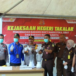 Kejari Takalar Musnahkan Barang Bukti Narkotika dan Obat Terlarang