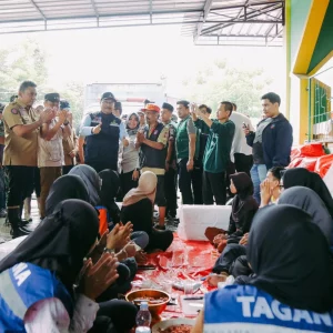 Dapur Umum Kemensos Layani Ribuan Pengungsi Banjir Makassar