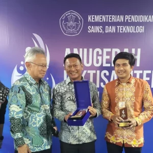 Unhas Raih 4 Penghargaan di Anugerah Diktisaintek 2024