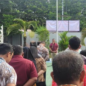 Pimpin Apel Pagi, Surianto Ajak Seluruh Jajaran Pegawai Kemenkumham Sulsel Untuk Terus Bahagia