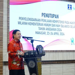 Tutup Kegiatan Penilaian Kompetensi Pegawai Satker Kanwil Kemenkumham Sulsel, Sudirman Minta Peserta Terus Upgrade Kapasitas Diri