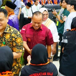 Kanwil Kemenkumham Sulsel Ikut Melepas Jemaah Calon Haji Kloter I Embarkasi Makassar