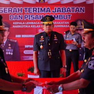 Sertijab Kalapas Narkotika Sungguminasa, Kakanwil Kemenkumham Sulsel Ajak Pegawai Bekerja Sesuai Aturan