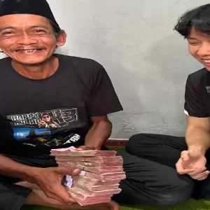 TikToker Willie Salim  Bantu Sunhaji  Rp100 Juta