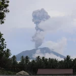 Gunung Ibu di Halmahera Barat Delapan Kali Erupsi Hari Ini