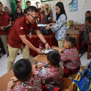 Sambut Hari Bhakti Imigrasi ke-75, Imigrasi Makassar Gelar Kegiatan Sosial ke Masyarakat