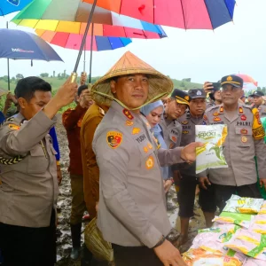 Kapolda Sulsel Hadiri Kegiatan Tanam Jagung Serentak di Jeneponto