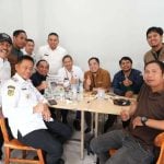 Pj Gubernur Sulsel Ngopi Bareng Kepala OPD dan Jurnalis, Perkuat Sinergi dan Transparansi