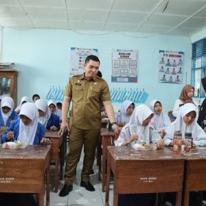 Sekda Takalar Tinjau Program Makan Bergizi Gratis