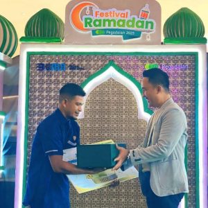 Pegadaian Kanwil Makassar Serahkan Hadiah Program Badai Emas