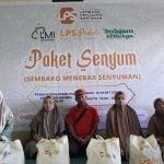 LPS III Bagikan 200 “SENYUM” di Makassar dan Takalar 