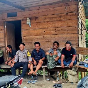 Bhabinkamtibmas Sambangi Warga, Himbauan Jaga Kamtibmas di Bulan Ramadan