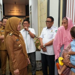 Pemkab Gowa dan Baznas Salurkan 371 Paket Sembako ke Masyarakat Miskin Ekstrem